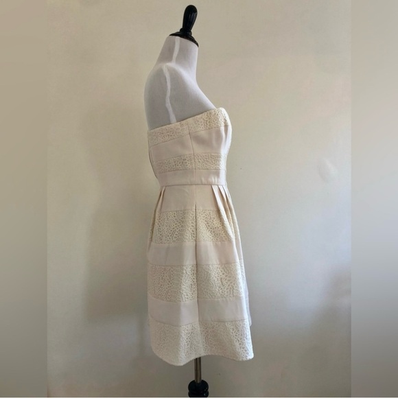 BCBG Maxazria Dorothea Strapless
Striped Dress Sz 10 Creme - Picture 5 of 13